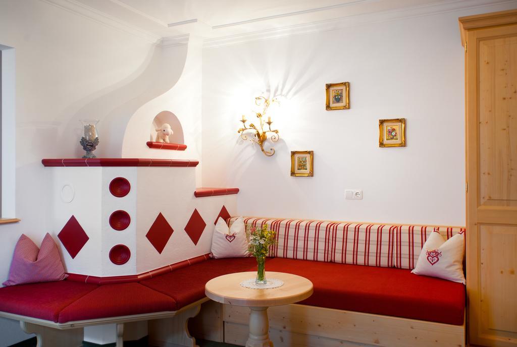 Hotel Ferienschloessl Harmonie Holzgau Habitación foto