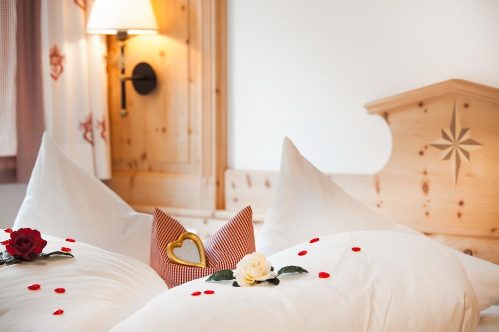 Hotel Ferienschloessl Harmonie Holzgau Habitación foto